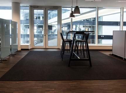 filttæppe kontor indretning